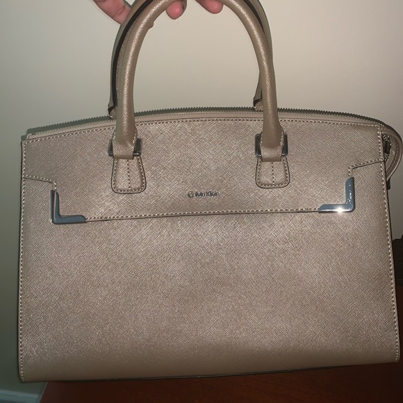 Calvin Klein Handbags - ✨Calvin Klein handbag and cross body bag✨